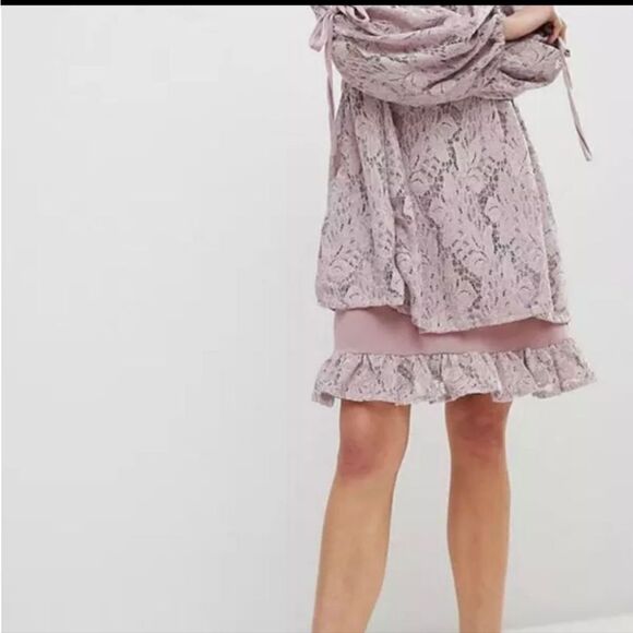 Lavender Crochet Lace Ruffled w/ tie Details and Puff Sleeves - Picture 5 of 10